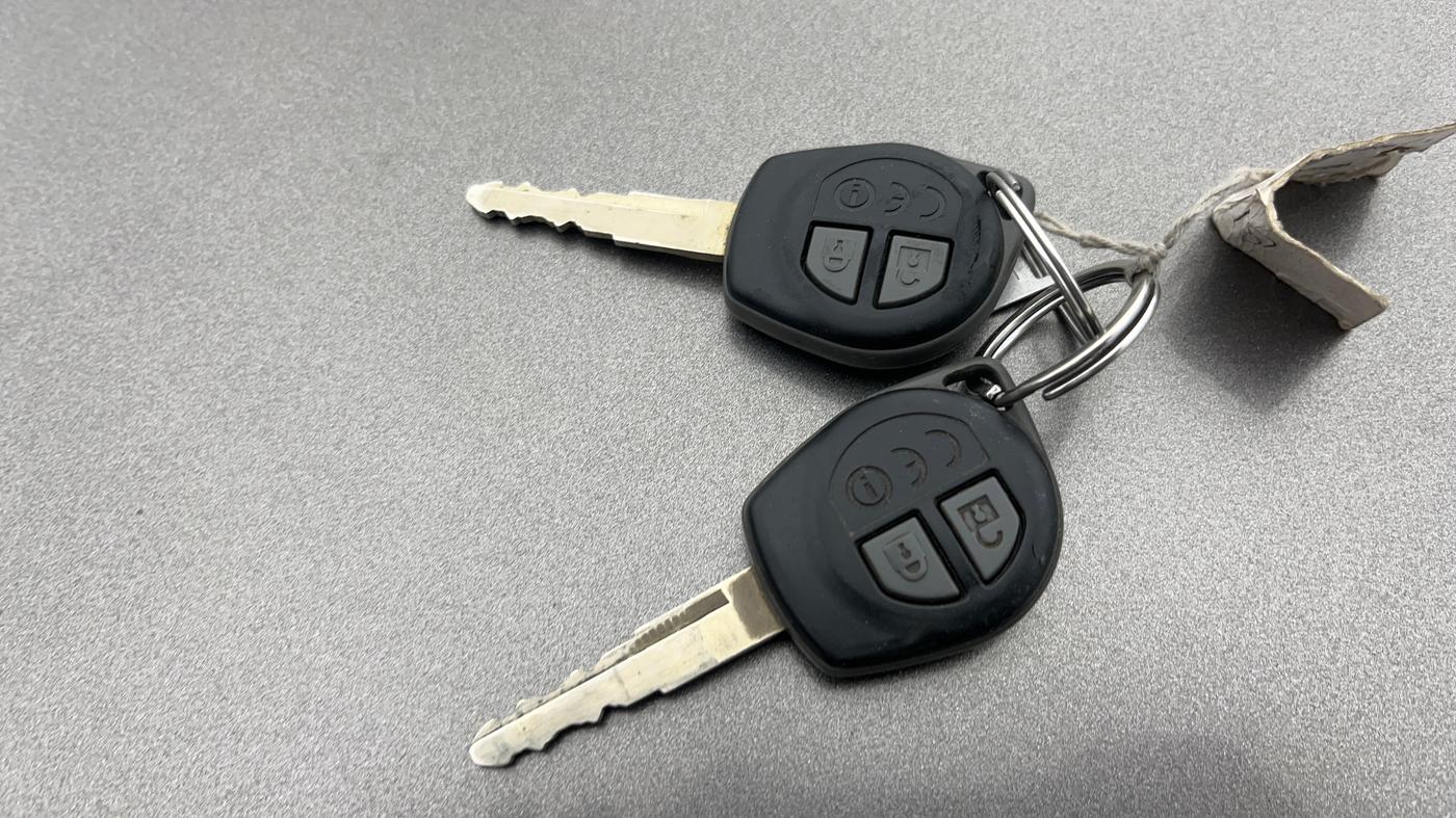 2019 Maruti Dzire VXI AMT, Petrol, Automatic, 48,614 km, Key Close Up
