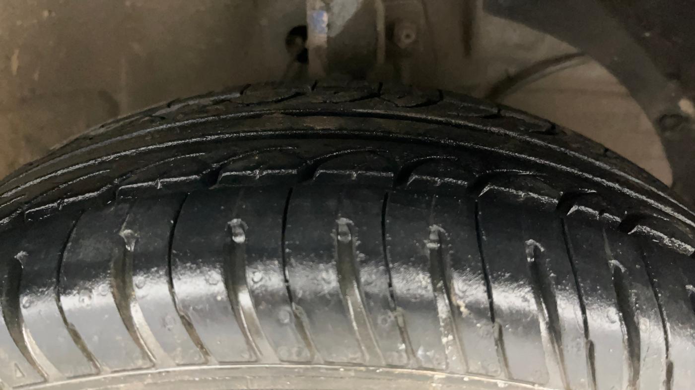 2019 Maruti Dzire VXI AMT, Petrol, Automatic, 48,614 km, Right Front Tyre Tread