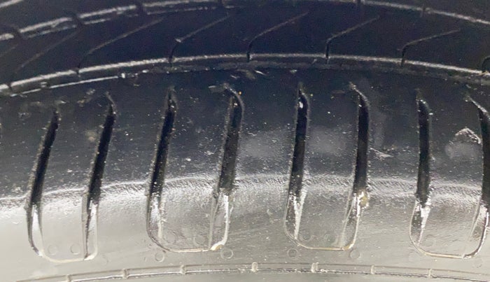 2019 Hyundai New Elantra 2.0 SX MT PETROL, Petrol, Manual, 68,402 km, Right Front Tyre Tread