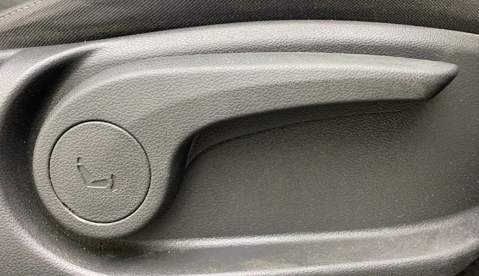 2019 Hyundai New Elantra 2.0 SX MT PETROL, Petrol, Manual, 68,402 km, Driver Side Adjustment Panel