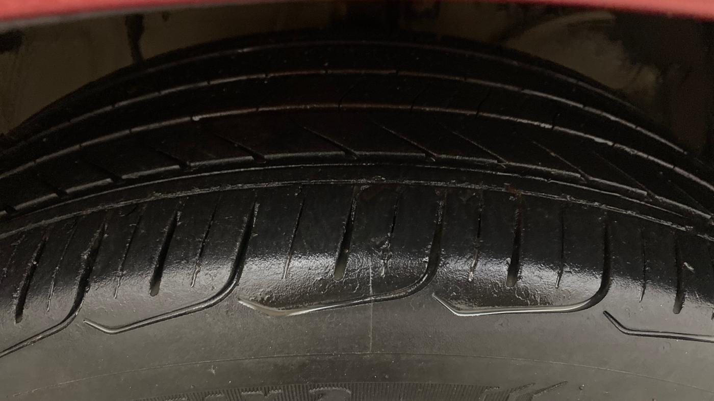 2020 Toyota Glanza V CVT, Petrol, Automatic, 86,387 km, Right Front Tyre Tread