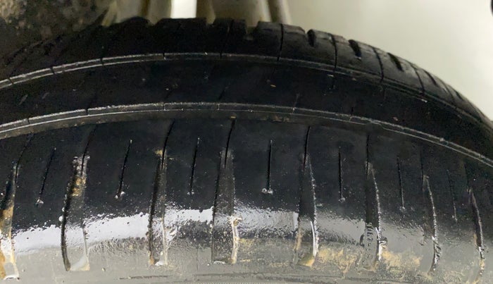2014 Maruti Wagon R 1.0 VXI, Petrol, Manual, 83,810 km, Left Rear Tyre Tread