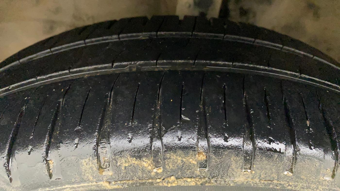 2014 Maruti Wagon R 1.0 VXI, Petrol, Manual, 83,810 km, Left Front Tyre Tread