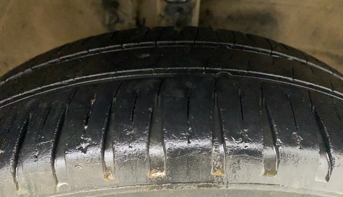 2014 Maruti Wagon R 1.0 VXI, Petrol, Manual, 83,810 km, Right Front Tyre Tread