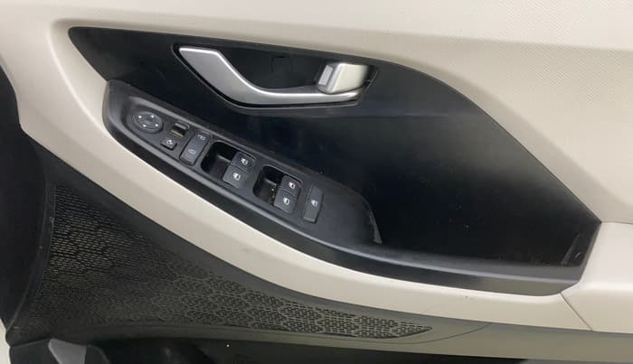 2022 Hyundai Creta SX 1.5 PETROL, Petrol, Manual, 46,213 km, Driver Side Door Panels Control