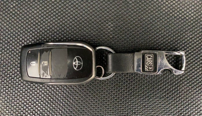 2018 Toyota Innova Crysta 2.7 VX 7 STR, Petrol, Manual, 1,34,798 km, Key Close Up