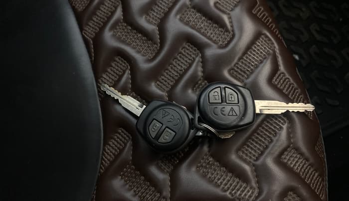 2024 Maruti FRONX DELTA PLUS 1.2MT, Petrol, Manual, 9,837 km, Key Close Up