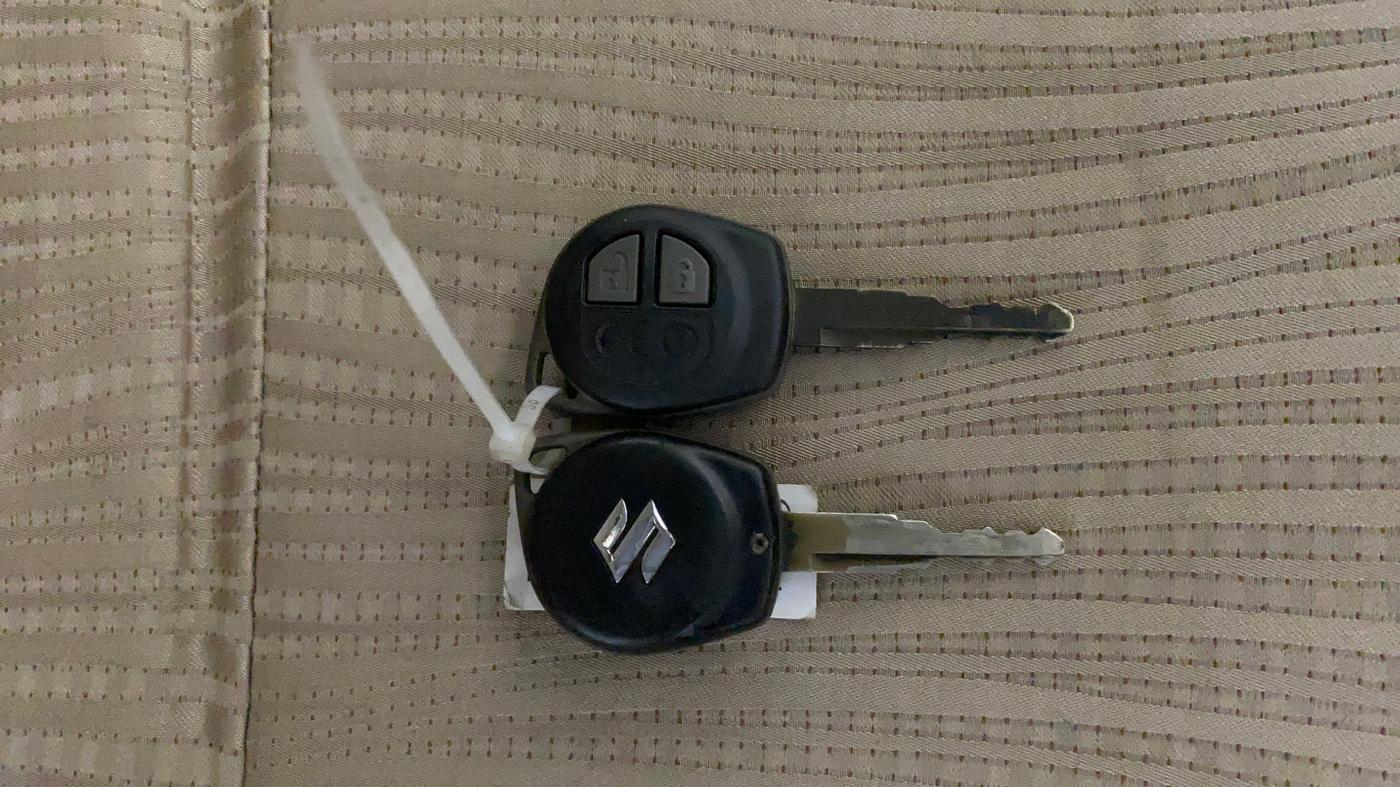 2018 Maruti Dzire VXI, Petrol, Manual, 81,427 km, Key Close Up