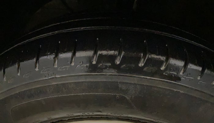 2018 Maruti Dzire VXI, Petrol, Manual, 81,317 km, Left Front Tyre Tread