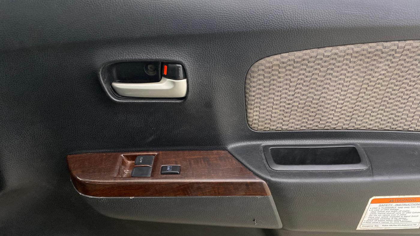 2014 Maruti Wagon R 1.0 LXI CNG, CNG, Manual, 73,657 km, Driver Side Door Panels Control