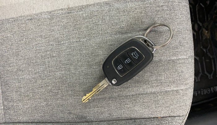 2021 Hyundai GRAND I10 NIOS SPORTZ AMT 1.2 KAPPA VTVT, Petrol, Automatic, 31,249 km, Key Close Up