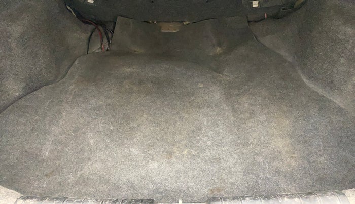 2012 Honda City 1.5L I-VTEC V MT SUNROOF, Petrol, Manual, 1,00,199 km, Boot Inside