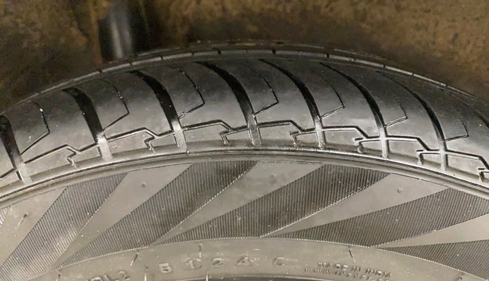 2012 Honda City 1.5L I-VTEC V MT SUNROOF, Petrol, Manual, 1,00,199 km, Right Rear Tyre Tread