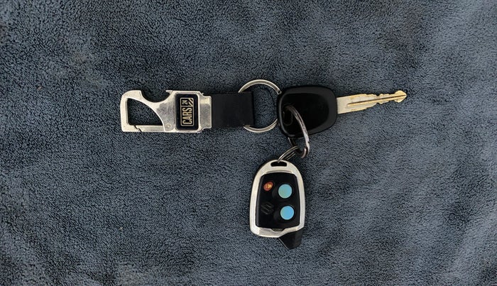 2013 Maruti Ritz VDI, Diesel, Manual, 1,06,889 km, Key Close Up