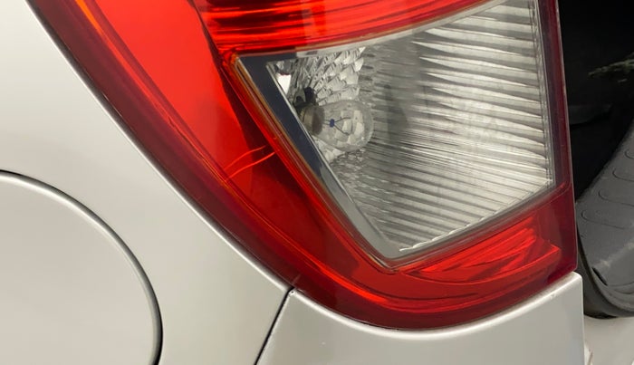 2013 Maruti Ritz VDI, Diesel, Manual, 1,06,889 km, Left tail light - Minor damage