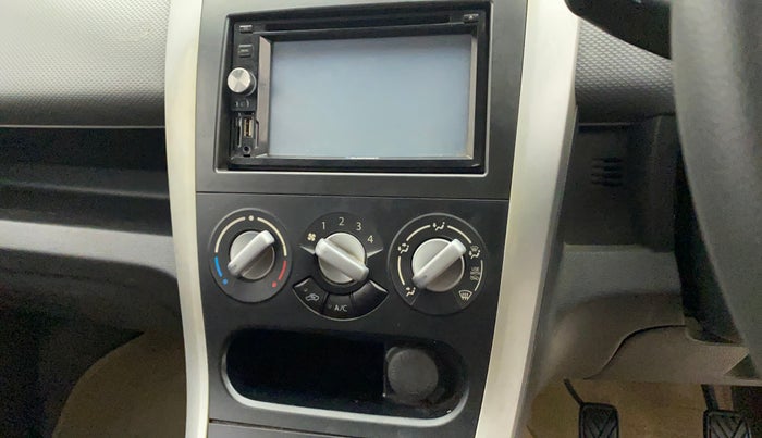 2013 Maruti Ritz VDI, Diesel, Manual, 1,06,889 km, AC Unit - Minor issue in the heater switch