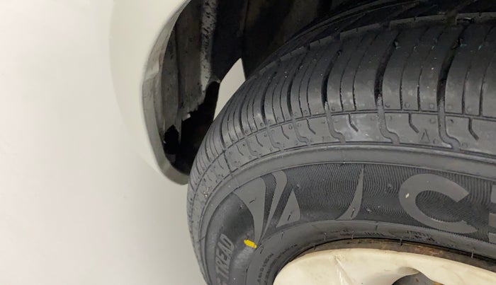 2013 Maruti Ritz VDI, Diesel, Manual, 1,06,889 km, Left fender - Lining loose