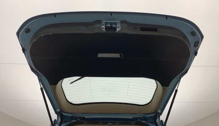 2013 Mahindra XUV500 W8, Diesel, Manual, 63,570 km, Boot Door Open