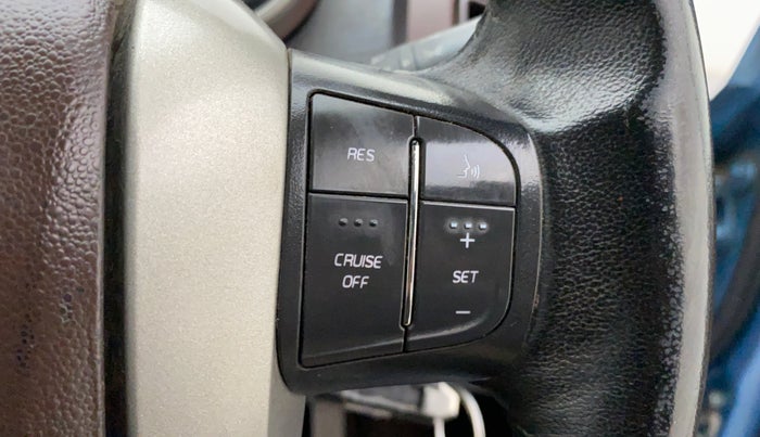 2013 Mahindra XUV500 W8, Diesel, Manual, 63,570 km, Adaptive Cruise Control