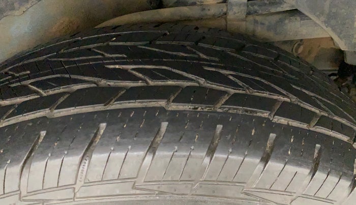 2013 Mahindra XUV500 W8, Diesel, Manual, 63,570 km, Left Rear Tyre Tread
