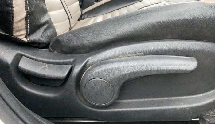 2017 Hyundai Elite i20 SPORTZ 1.2, Petrol, Manual, 87,492 km, Driver Side Adjustment Panel