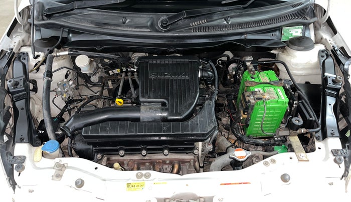 2015 Maruti Swift LXI, CNG, Manual, 77,961 km, Engine View