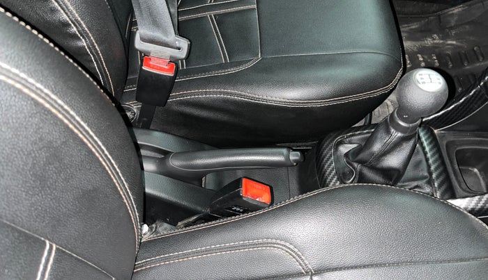 2015 Maruti Swift LXI, CNG, Manual, 77,961 km, Gear Lever