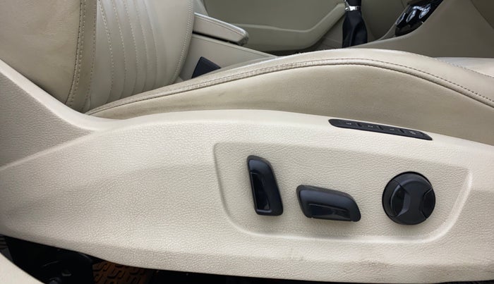 2019 Skoda Superb STYLE 1.8 TSI MT, Petrol, Manual, 50,278 km, Driver Side Adjustment Panel