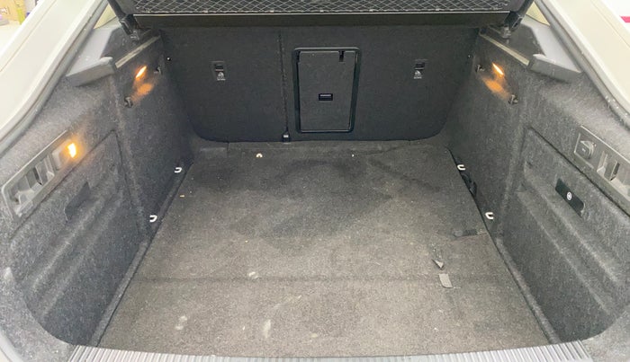 2019 Skoda Superb STYLE 1.8 TSI MT, Petrol, Manual, 50,278 km, Boot Inside