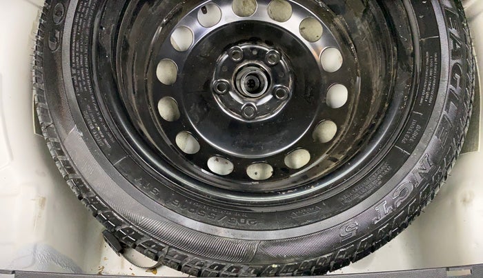 2019 Skoda Superb STYLE 1.8 TSI MT, Petrol, Manual, 50,278 km, Spare Tyre