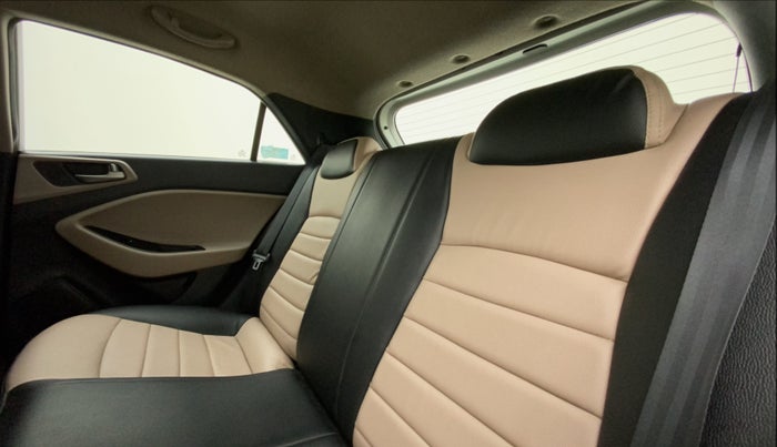 2014 Hyundai Elite i20 SPORTZ 1.2, Petrol, Manual, 41,173 km, Right Side Rear Door Cabin