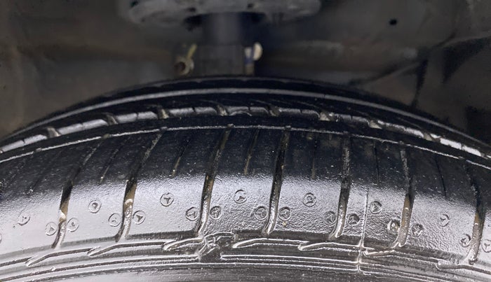 2021 Maruti Ciaz ZETA 1.5 SHVS MT PETROL, Petrol, Manual, 9,849 km, Right Front Tyre Tread