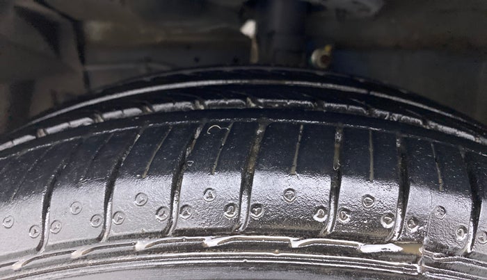 2021 Maruti Ciaz ZETA 1.5 SHVS MT PETROL, Petrol, Manual, 9,849 km, Left Front Tyre Tread