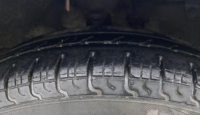2015 Hyundai Eon ERA +, Petrol, Manual, 50,017 km, Right Front Tyre Tread