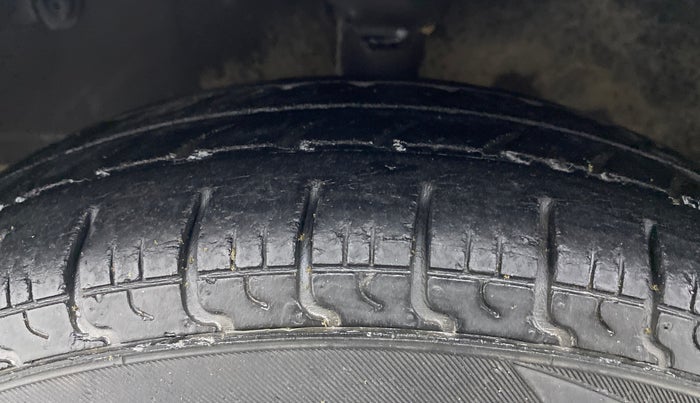 2015 Hyundai Eon ERA +, Petrol, Manual, 50,017 km, Left Front Tyre Tread
