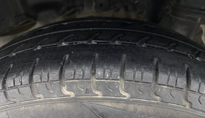 2015 Hyundai Eon ERA +, Petrol, Manual, 50,017 km, Left Rear Tyre Tread