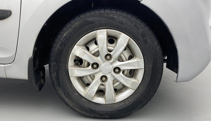 2015 Hyundai Eon ERA +, Petrol, Manual, 50,017 km, Right Front Wheel