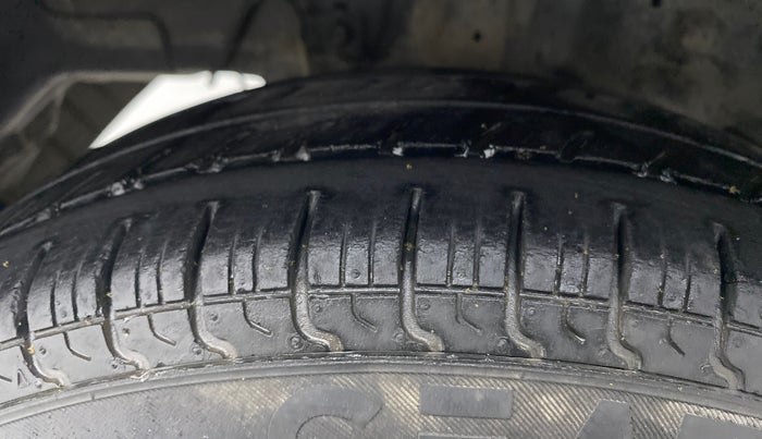 2015 Hyundai Eon ERA +, Petrol, Manual, 50,017 km, Right Rear Tyre Tread