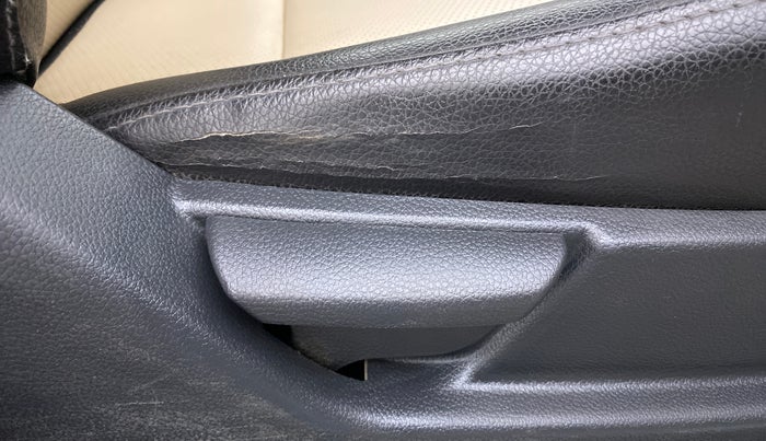 2015 Hyundai Eon ERA +, Petrol, Manual, 50,017 km, Driver Side Adjustment Panel