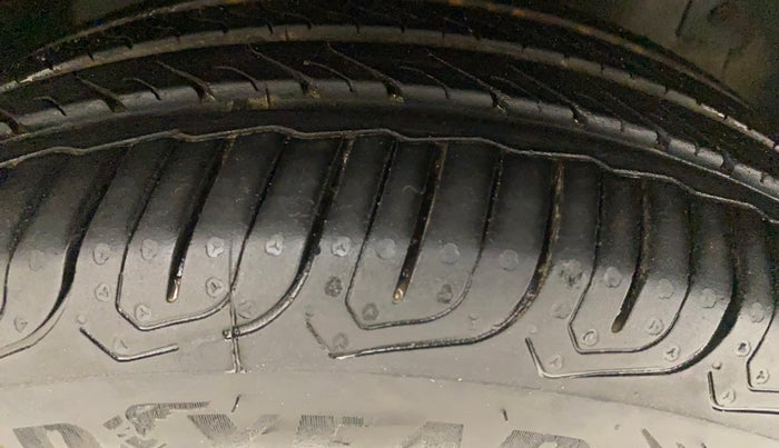 2015 Tata Zest XE PETROL, Petrol, Manual, 55,191 km, Right Front Tyre Tread