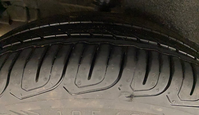 2015 Tata Zest XE PETROL, Petrol, Manual, 55,191 km, Right Rear Tyre Tread