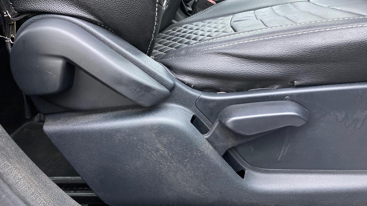 2018 Ford Ecosport 1.5TITANIUM TDCI, Diesel, Manual, 75,397 km, Driver Side Adjustment Panel