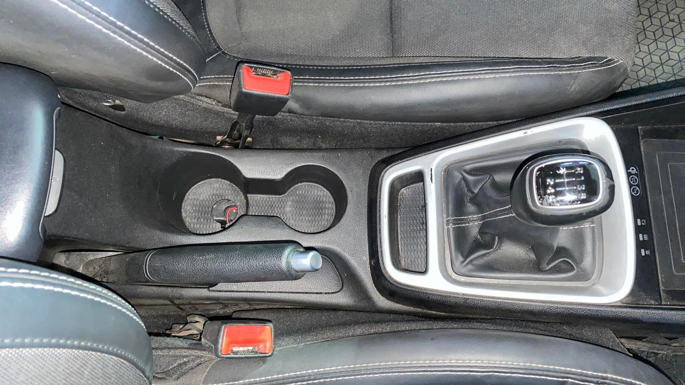 2020 Hyundai VENUE SX (O) 1.5 CRDI, Diesel, Manual, 88,420 km, Gear Lever