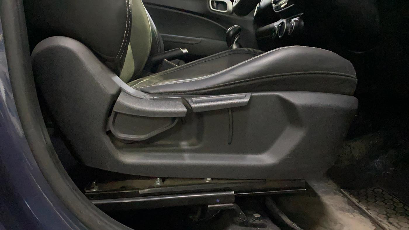 2020 Hyundai VENUE SX (O) 1.5 CRDI, Diesel, Manual, 88,420 km, Driver Side Adjustment Panel