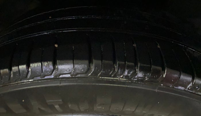 2020 Hyundai VENUE SX (O) 1.5 CRDI, Diesel, Manual, 88,879 km, Left Rear Tyre Tread