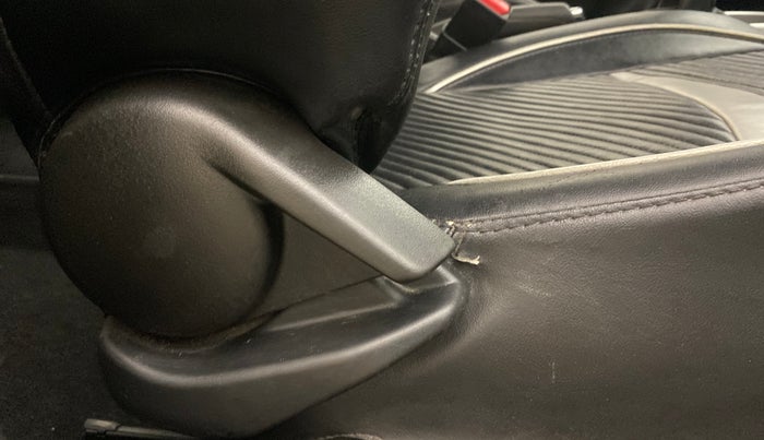 2016 Maruti Baleno DELTA PETROL 1.2, Petrol, Manual, 40,400 km, Driver Side Adjustment Panel