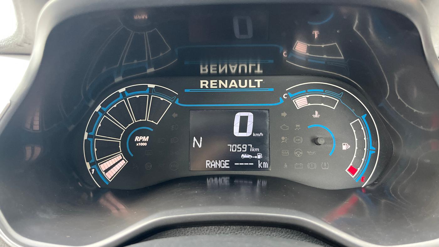 2022 Renault TRIBER RXZ AMT, Petrol, Automatic, 70,597 km, Odometer Image