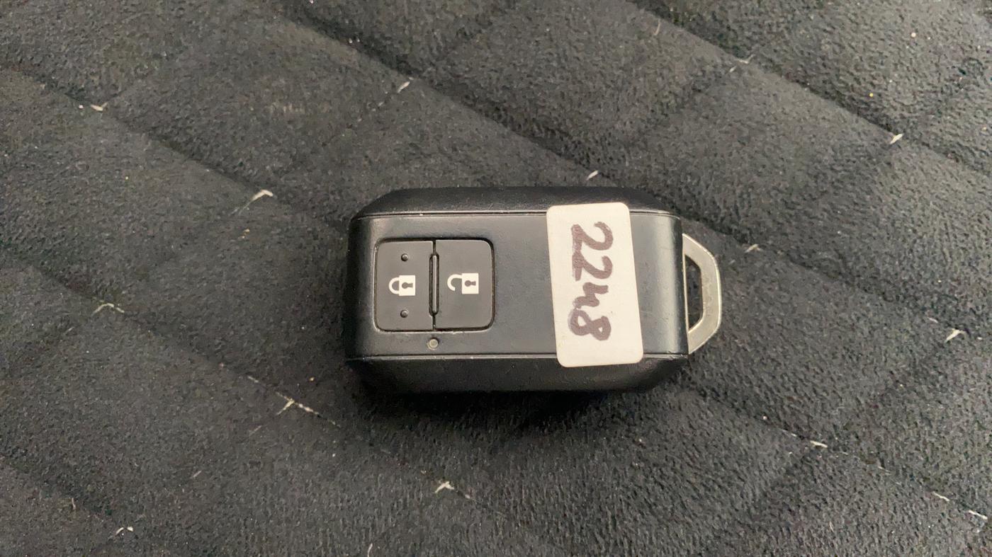 2023 Toyota Glanza G E-CNG, CNG, Manual, 30,783 km, Key Close Up