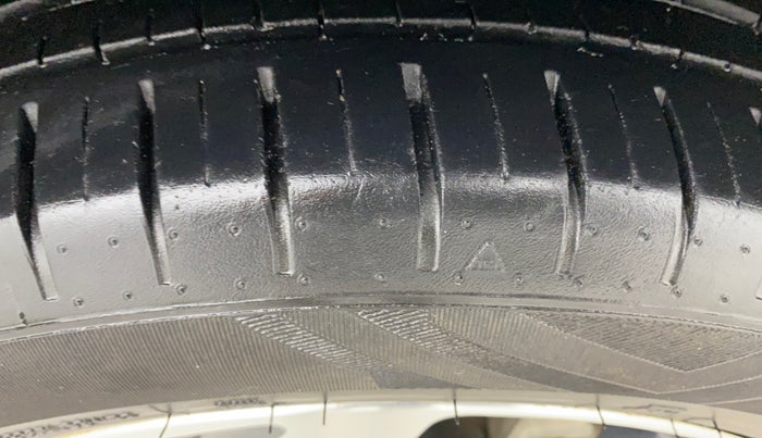 2023 Toyota Glanza G E-CNG, CNG, Manual, 30,783 km, Right Front Tyre Tread