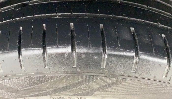 2023 Toyota Glanza G E-CNG, CNG, Manual, 30,783 km, Right Rear Tyre Tread